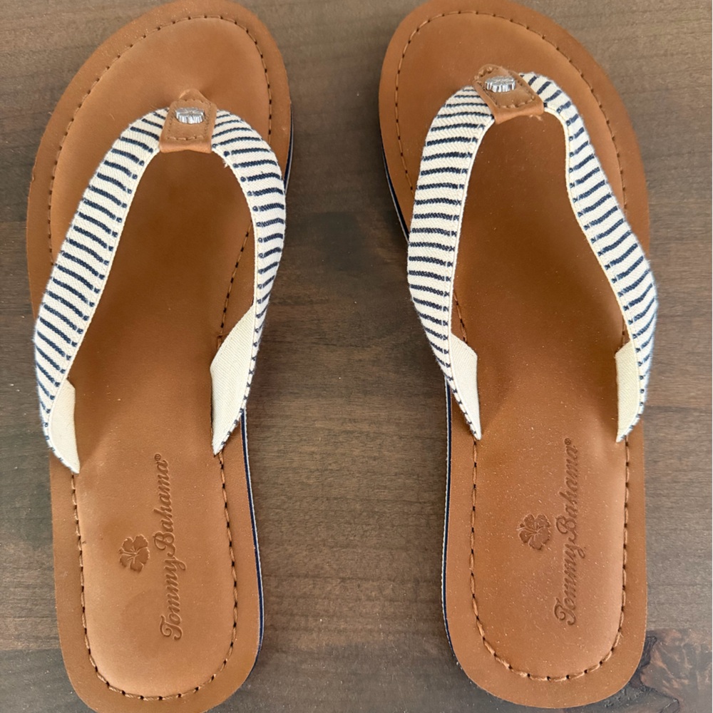 Tommy Bahama sandals size 9
